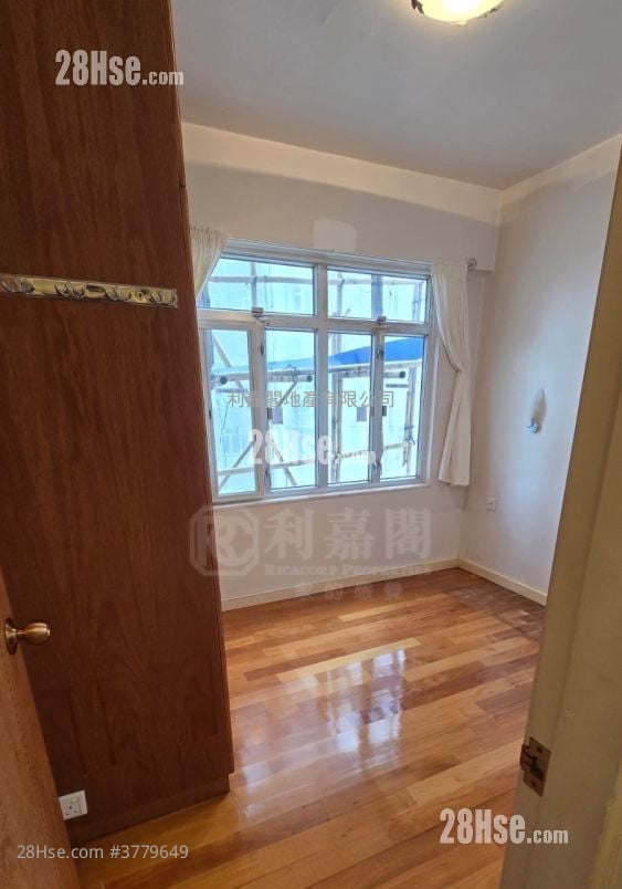 Tempo Court Sell 2 Bedrooms 753 ft²