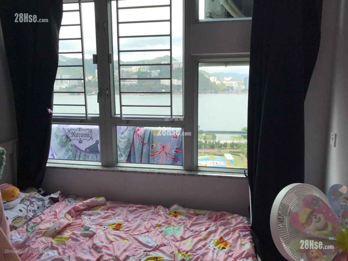 Kam Fung Court Sell 2 Bedrooms , 1 Bathroom 428 ft²