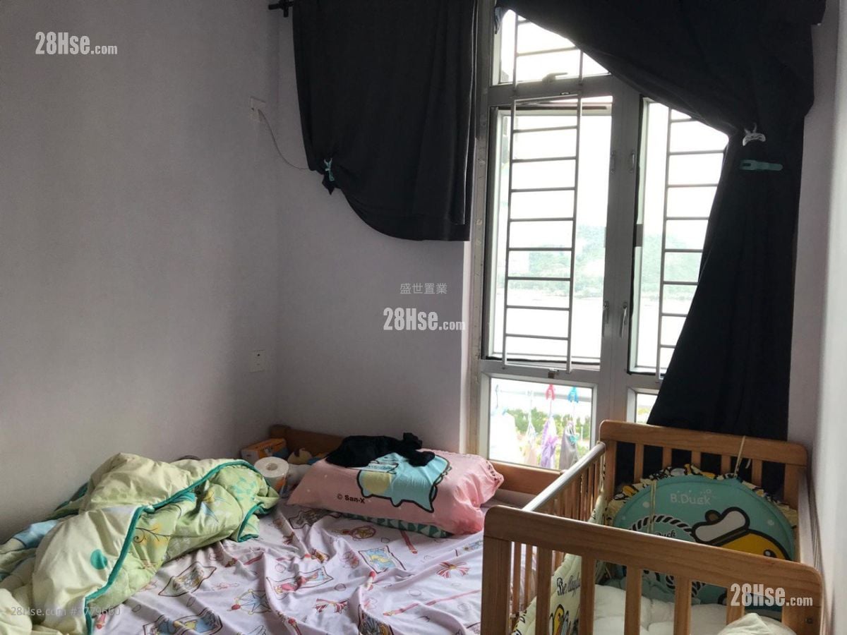 Kam Fung Court Sell 2 Bedrooms , 1 Bathroom 428 ft²