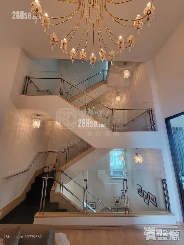 Shining Heights Sell 5+ Bedrooms , 4 Bathrooms 2,995 ft²