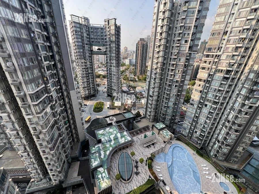 The Reach Sell 1 Bathroom 443 ft²