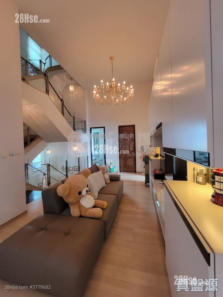 Shining Heights Sell 5+ Bedrooms , 4 Bathrooms 2,995 ft²