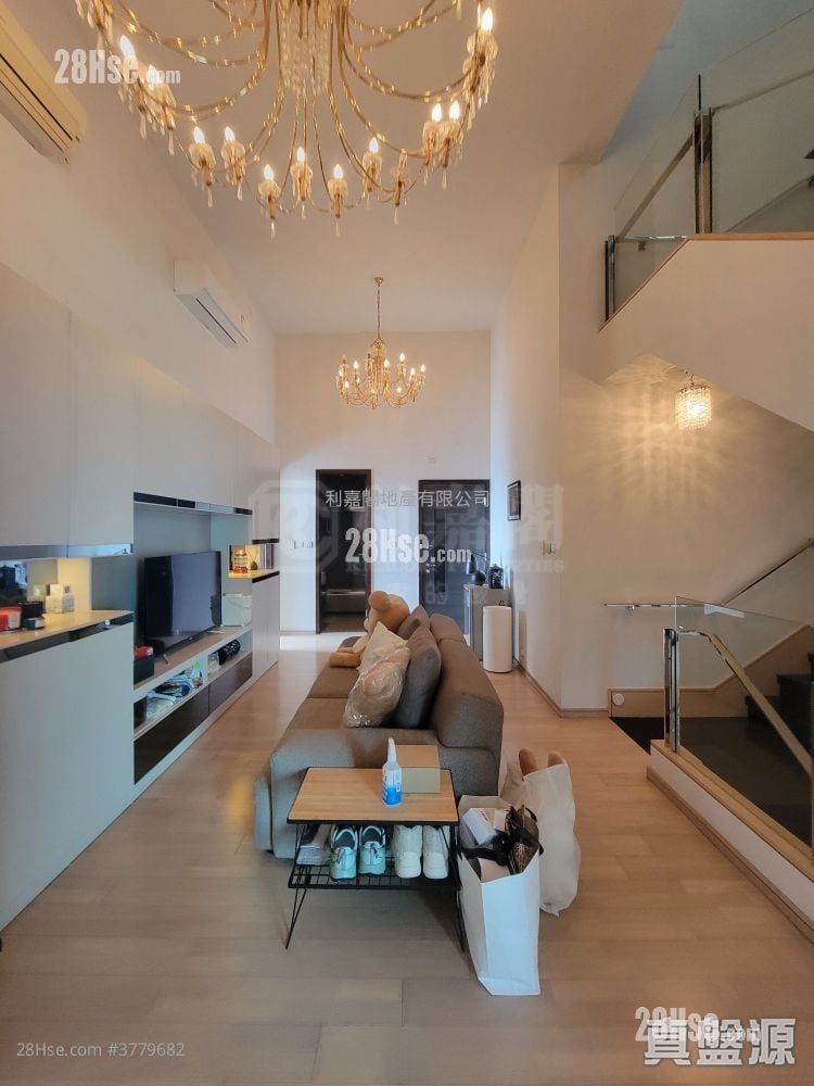 Shining Heights Sell 5+ Bedrooms , 4 Bathrooms 2,995 ft²