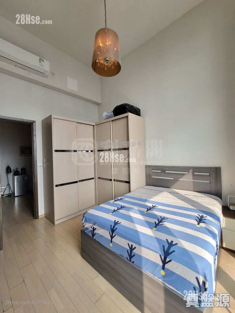 Shining Heights Sell 5+ Bedrooms , 4 Bathrooms 2,995 ft²