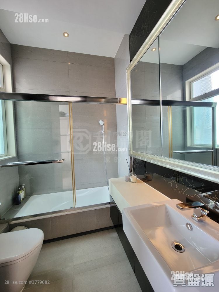 Shining Heights Sell 5+ Bedrooms , 4 Bathrooms 2,995 ft²