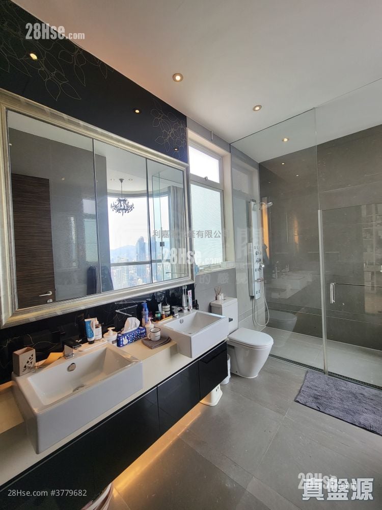 Shining Heights Sell 5+ Bedrooms , 4 Bathrooms 2,995 ft²