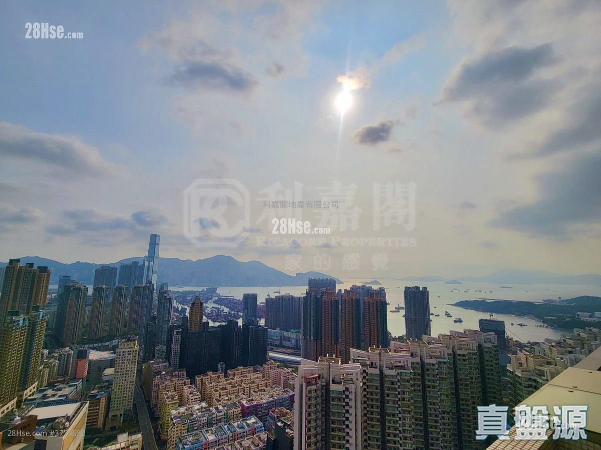 Shining Heights Sell 5+ Bedrooms , 4 Bathrooms 2,995 ft²