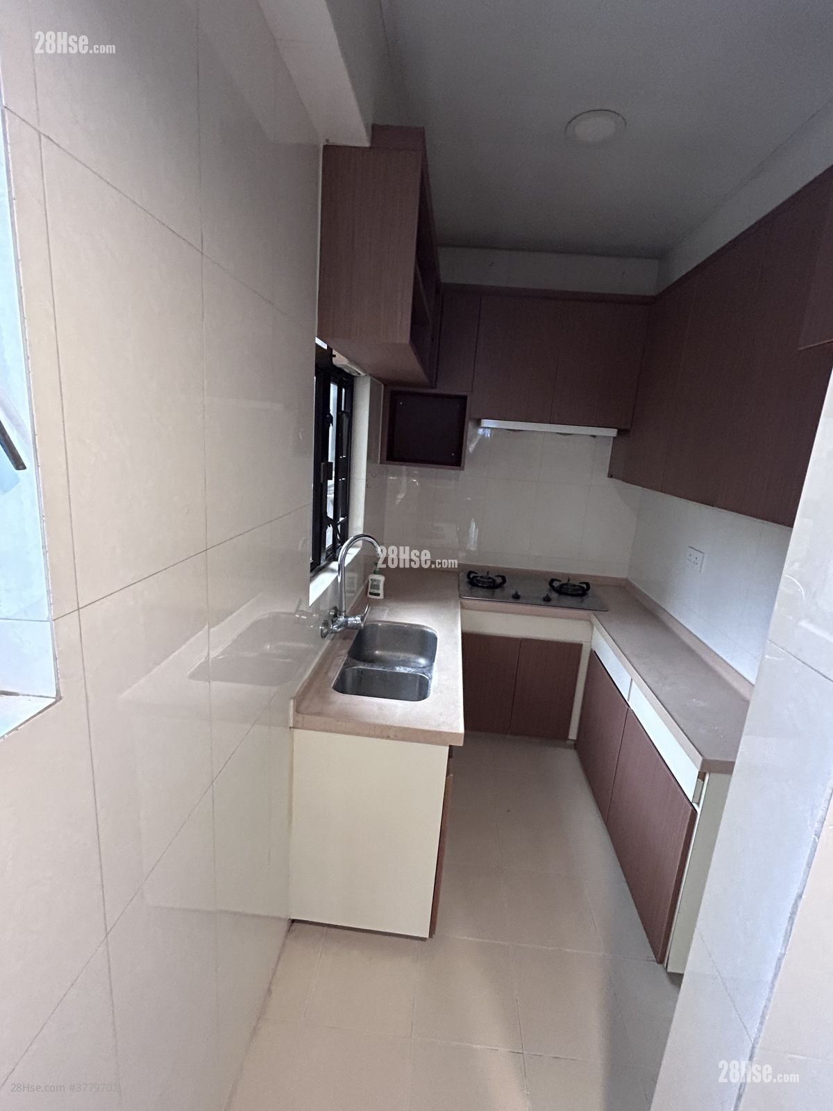 Carlton Mansion Sell 3 Bedrooms , 2 Bathrooms 723 ft²