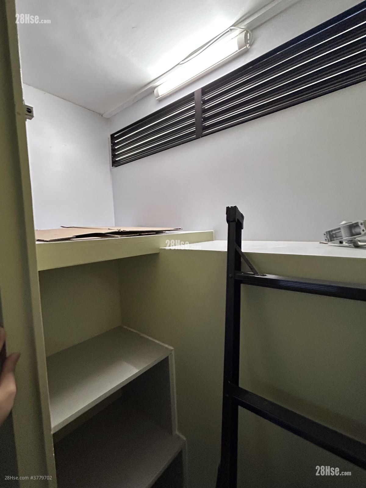 Carlton Mansion Sell 3 Bedrooms , 2 Bathrooms 723 ft²