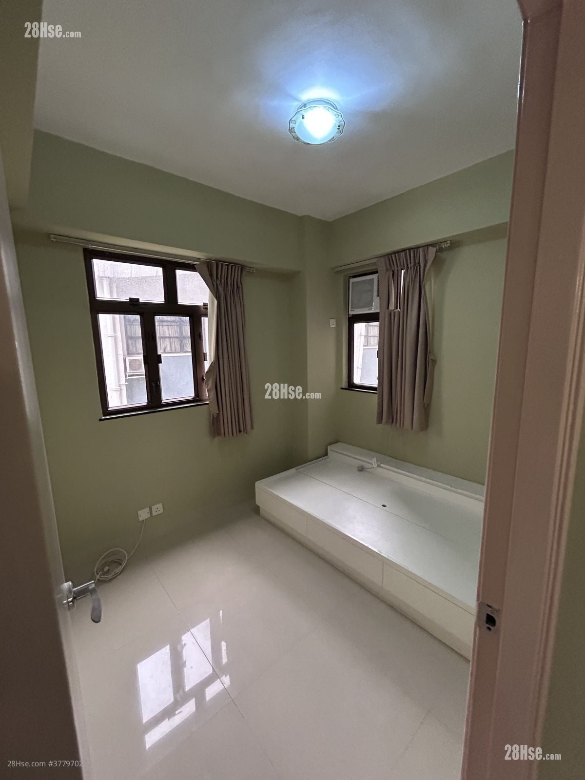 Carlton Mansion Sell 3 Bedrooms , 2 Bathrooms 723 ft²