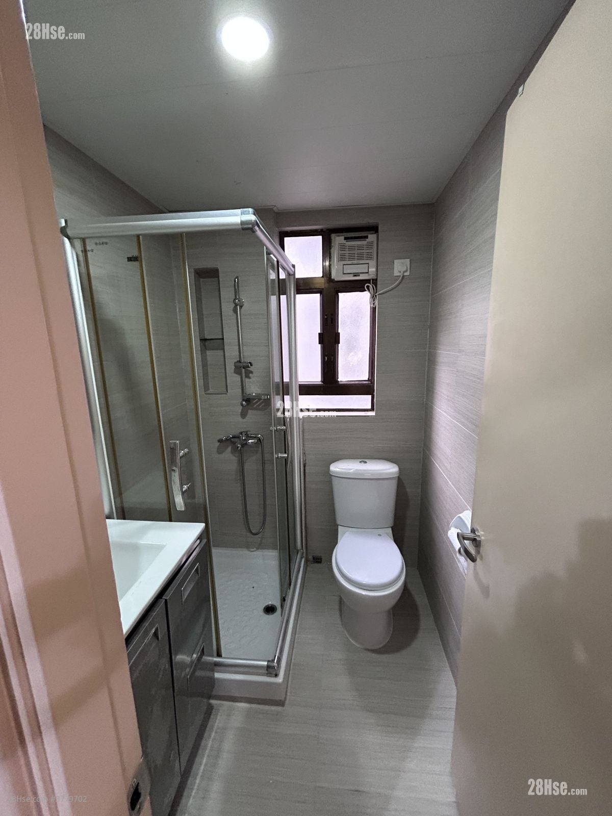 Carlton Mansion Sell 3 Bedrooms , 2 Bathrooms 723 ft²