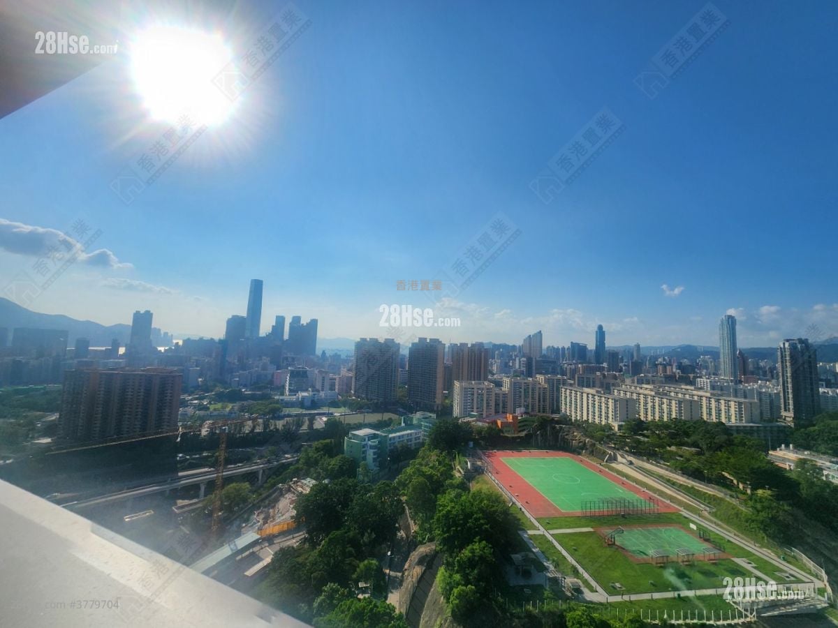 In One Rental 2 Bedrooms , 1 Bathroom 522 ft²