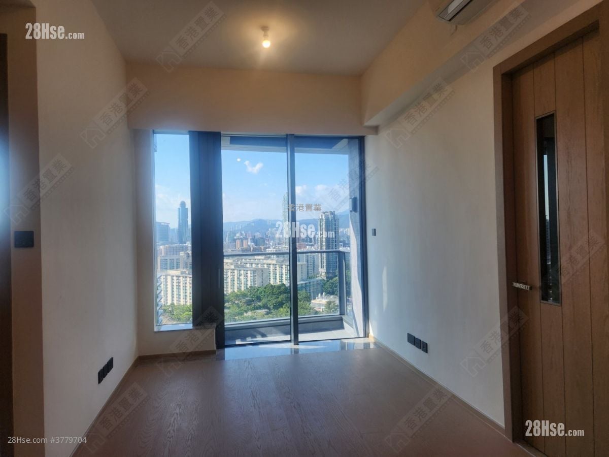 In One Rental 2 Bedrooms , 1 Bathroom 522 ft²