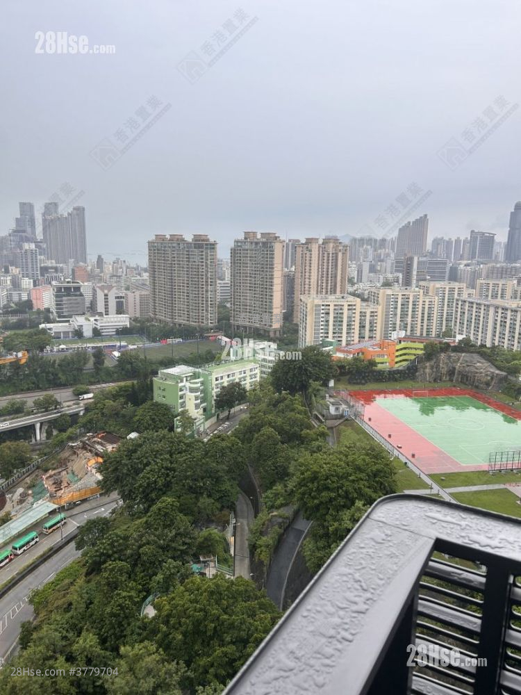 In One Rental 2 Bedrooms , 1 Bathroom 522 ft²