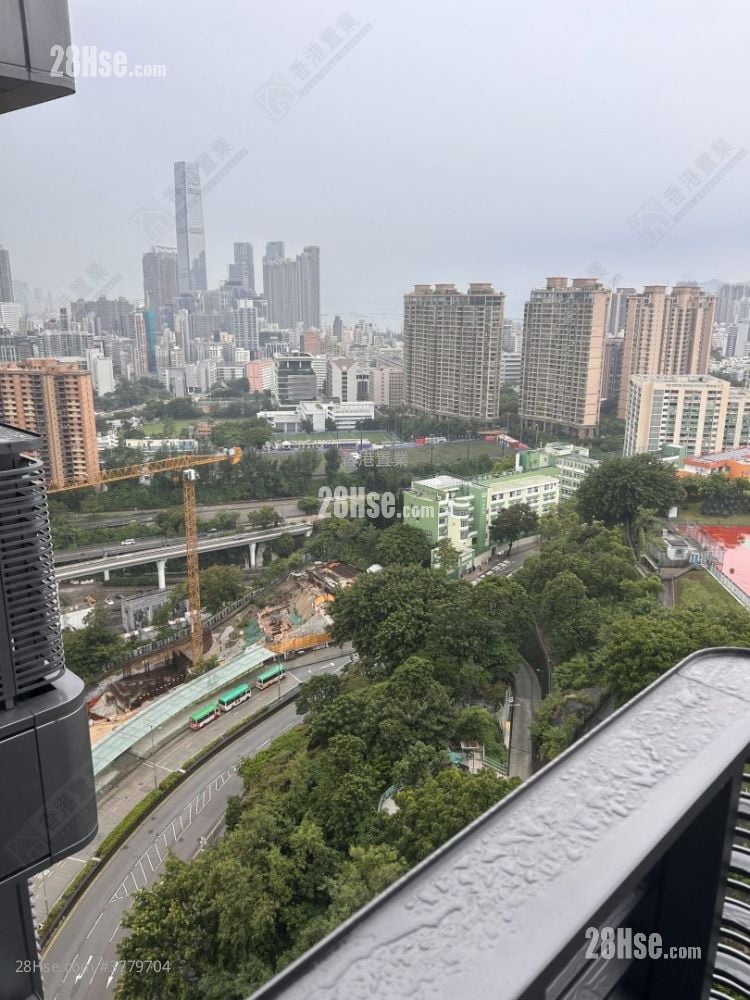 In One Rental 2 Bedrooms , 1 Bathroom 522 ft²