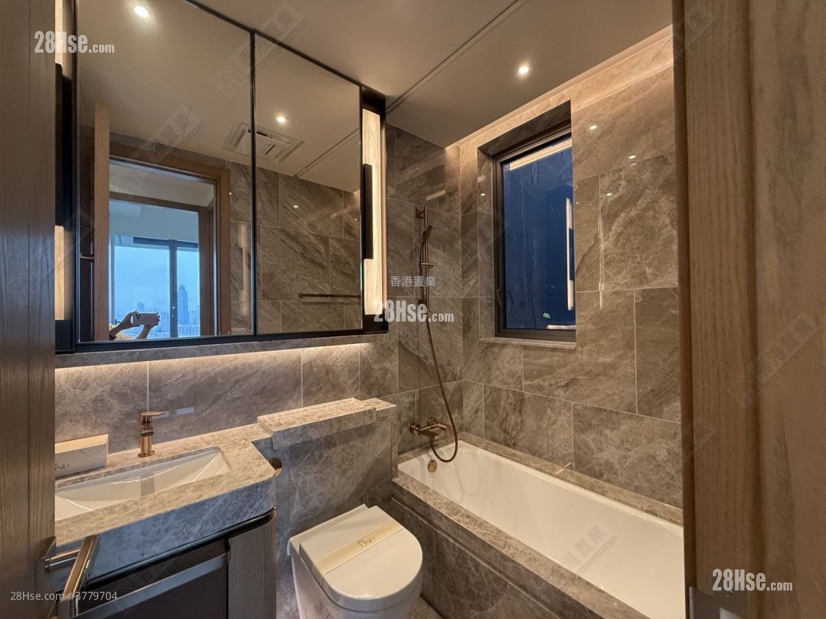 In One Rental 2 Bedrooms , 1 Bathroom 522 ft²