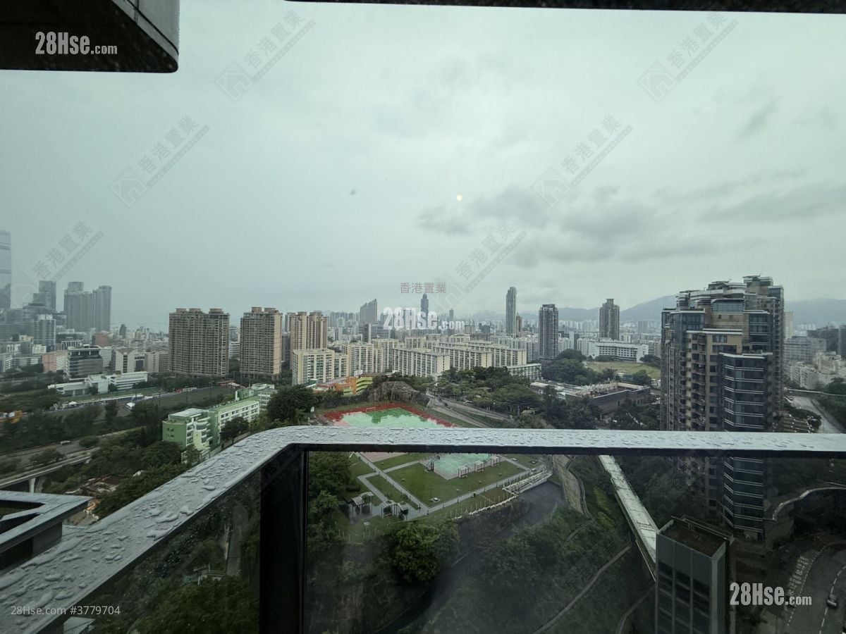 In One Rental 2 Bedrooms , 1 Bathroom 522 ft²