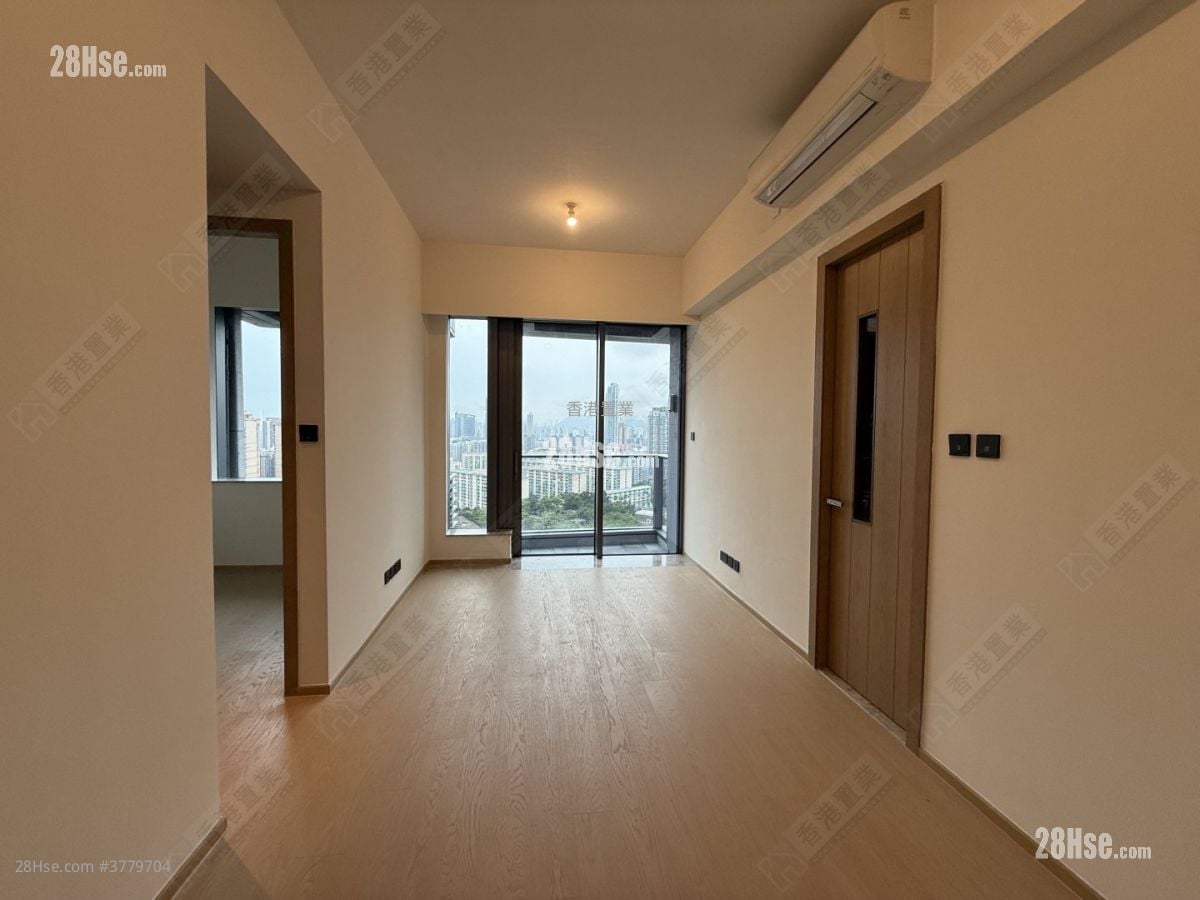 In One Rental 2 Bedrooms , 1 Bathroom 522 ft²