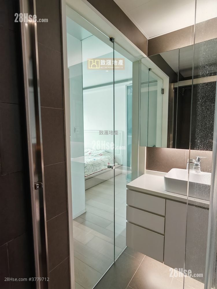 Nob Hill Sell 3 Bedrooms 761 ft²