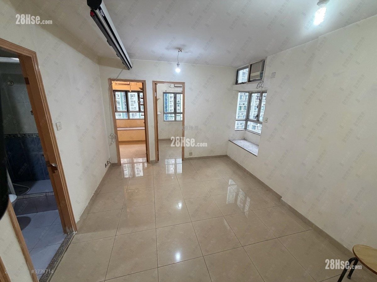 Hong Tak Gardens Sell 2 Bedrooms 363 ft²