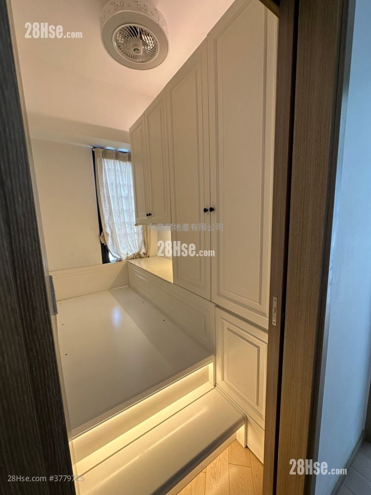 Twin Regency Sell 2 Bedrooms 454 ft²