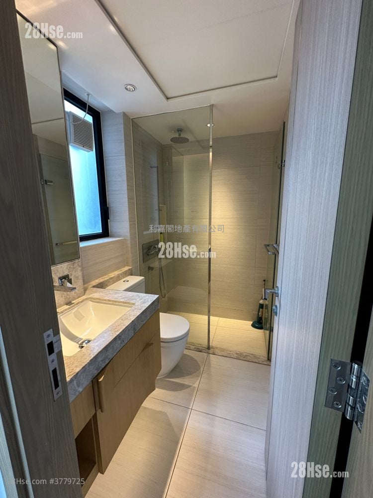 Twin Regency Sell 2 Bedrooms 454 ft²