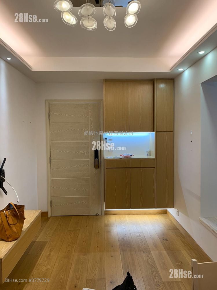 Florence Plaza Rental 2 Bedrooms , 1 Bathroom 354 ft²