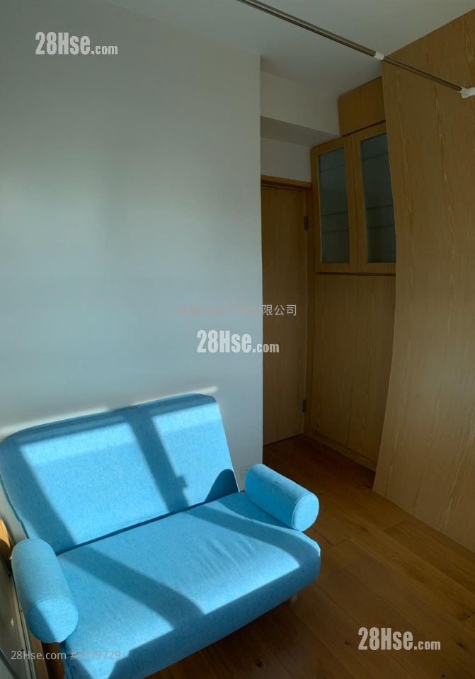 Florence Plaza Rental 2 Bedrooms , 1 Bathroom 354 ft²