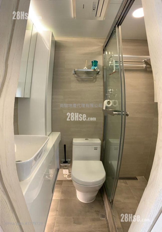 Florence Plaza Rental 2 Bedrooms , 1 Bathroom 354 ft²