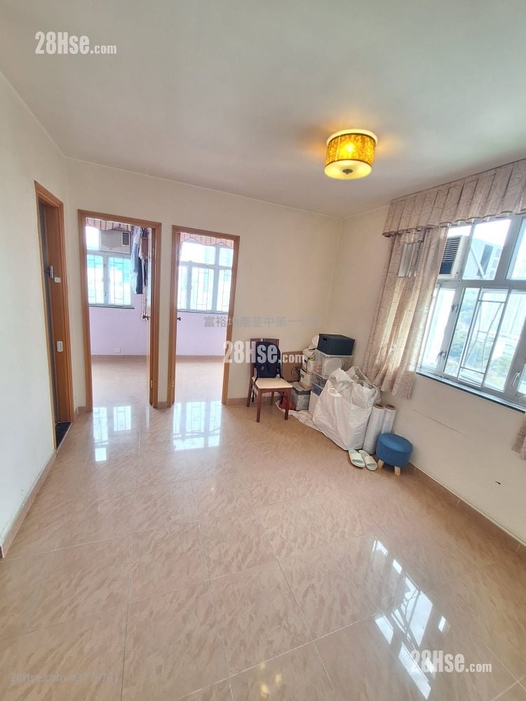 Tsuen Wan Centre Sell 2 Bedrooms , 1 Bathroom 380 ft²