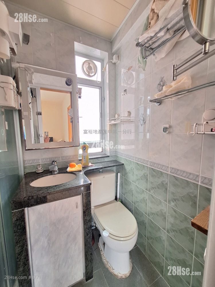 Tsuen Wan Centre Sell 2 Bedrooms , 1 Bathroom 380 ft²