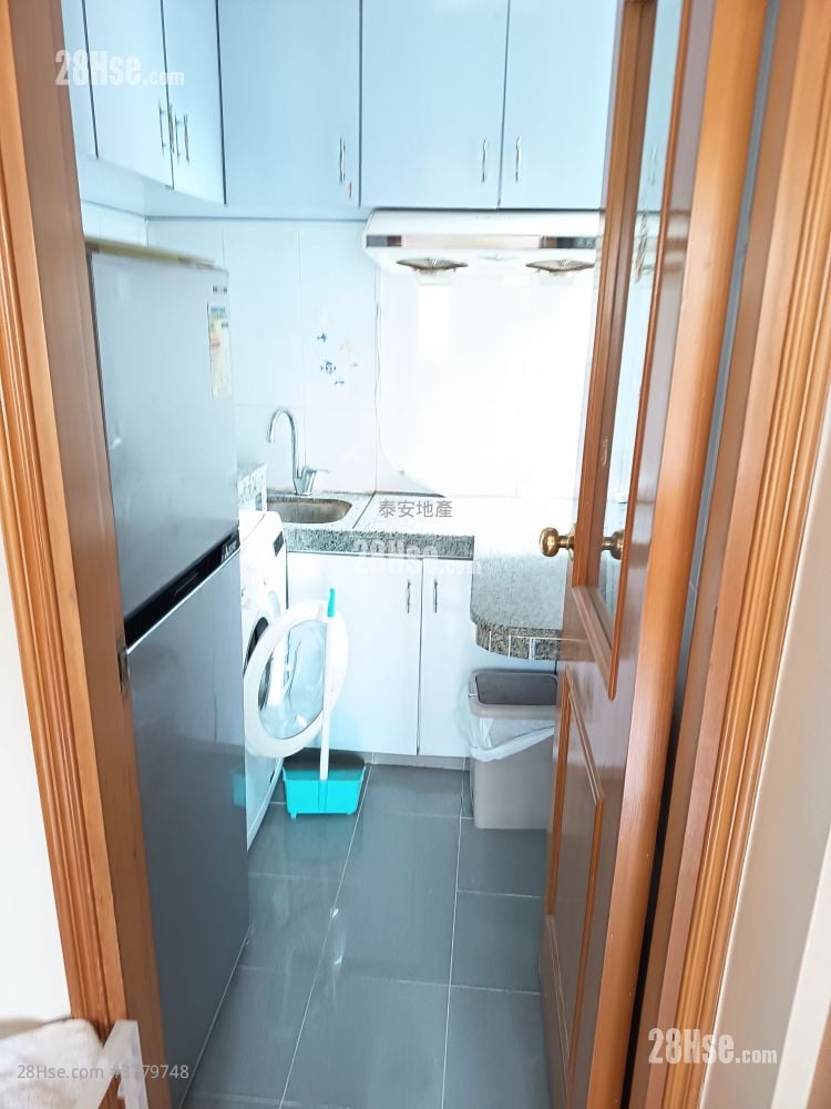 Hung Cheung Building Rental 2 Bedrooms , 1 Bathroom 322 ft²