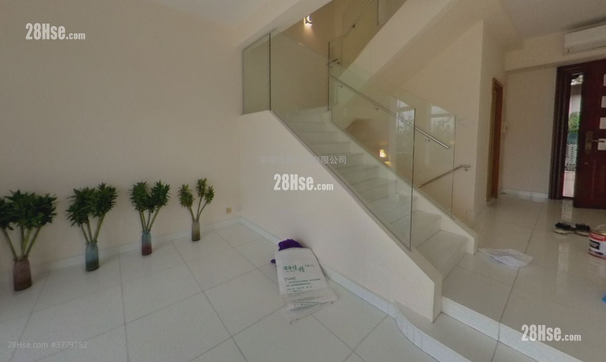 The Beverly Hills Sell 4 Bedrooms 1,606 ft²