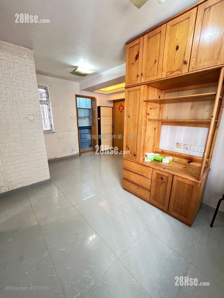 Tsuen Wan Centre Sell 2 Bedrooms , 1 Bathroom 374 ft²