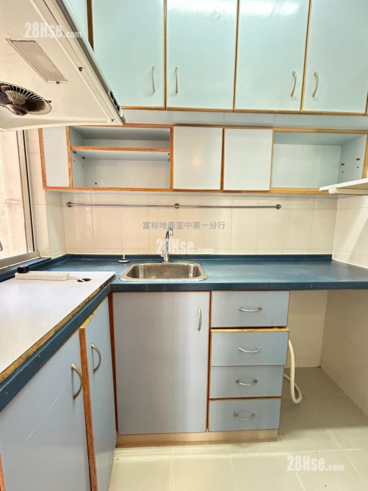 Tsuen Wan Centre Sell 2 Bedrooms , 1 Bathroom 374 ft²