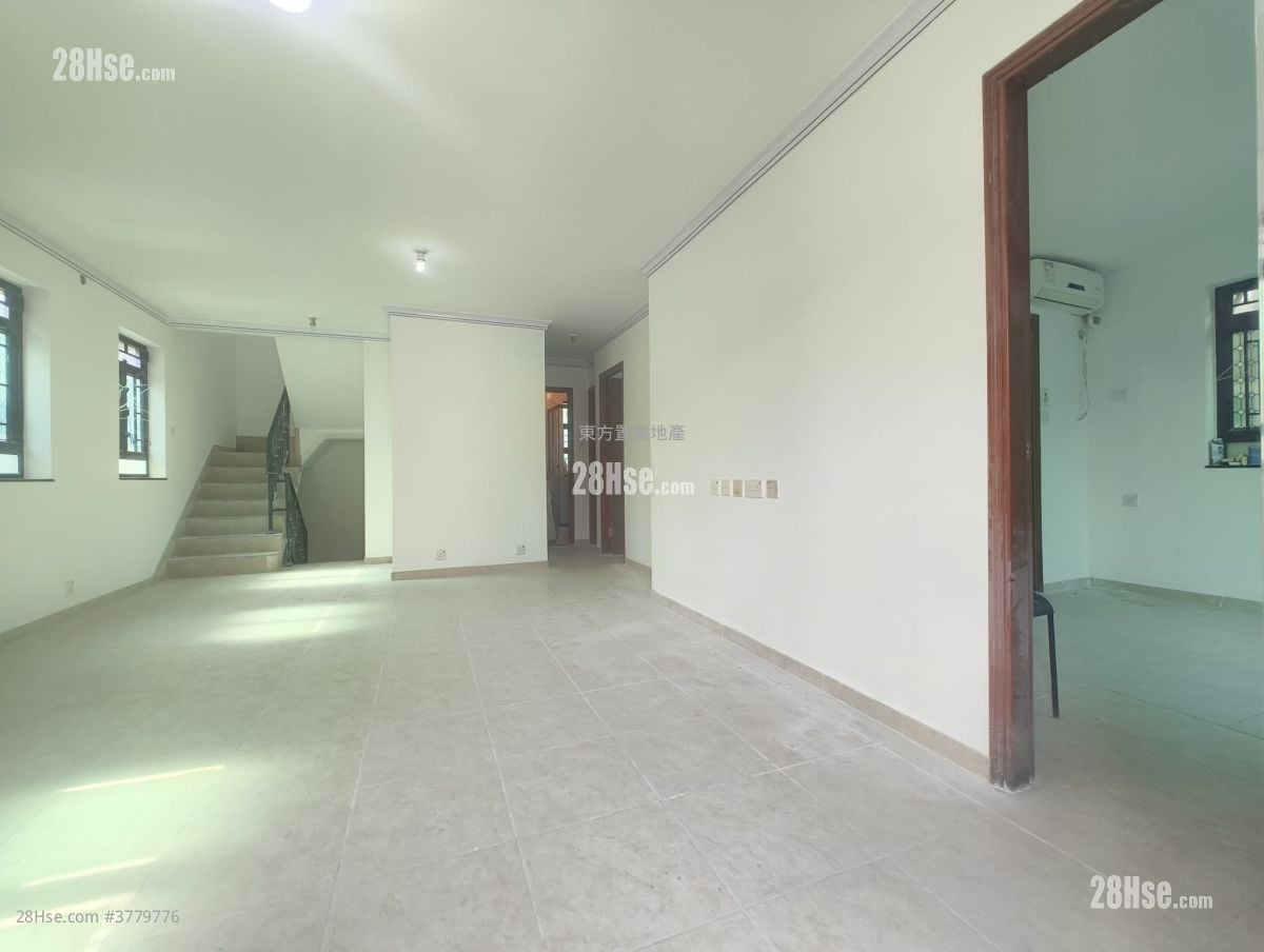 Village Sell 3 Bedrooms , 2 Bathrooms 700 ft²