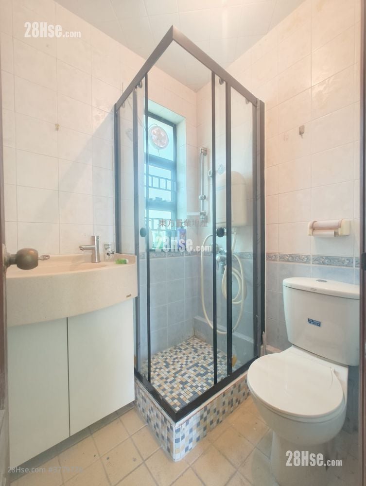 Village Sell 3 Bedrooms , 2 Bathrooms 700 ft²