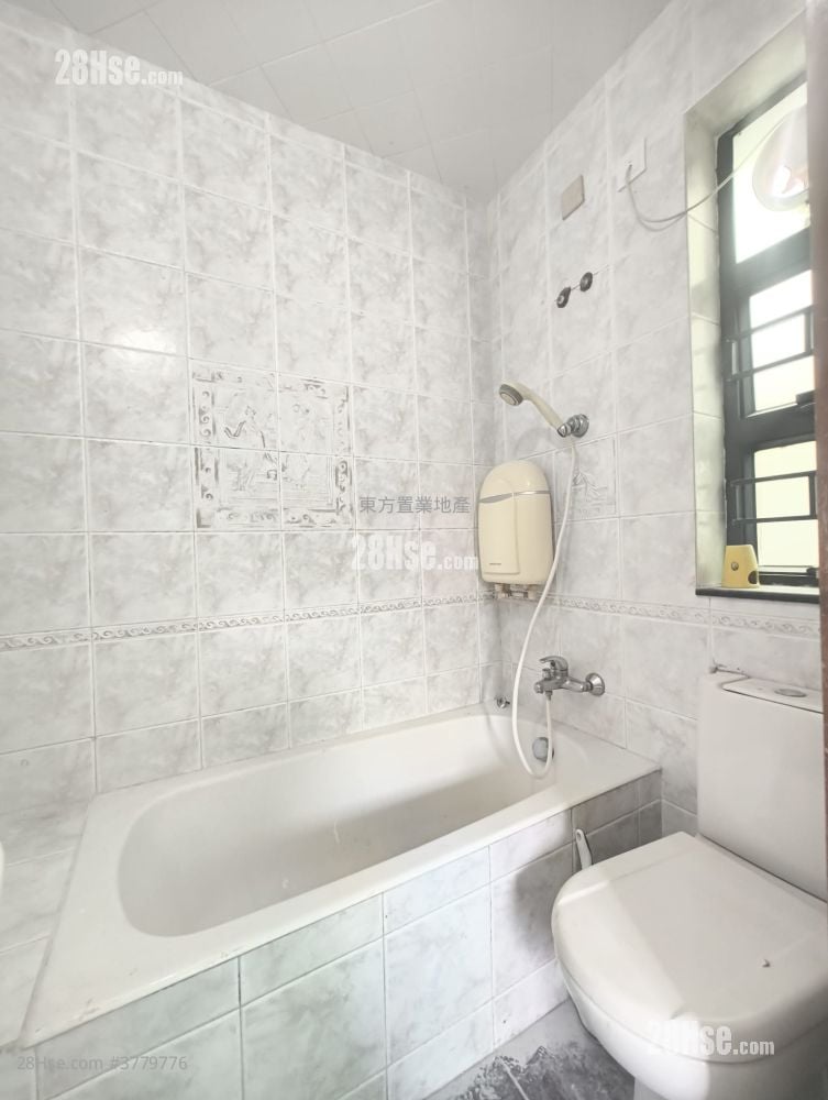 Village Sell 3 Bedrooms , 2 Bathrooms 700 ft²