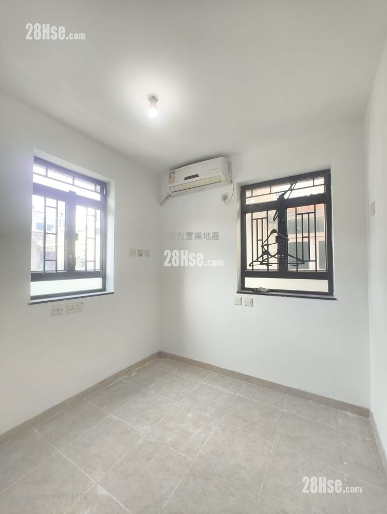 Village Sell 3 Bedrooms , 2 Bathrooms 700 ft²