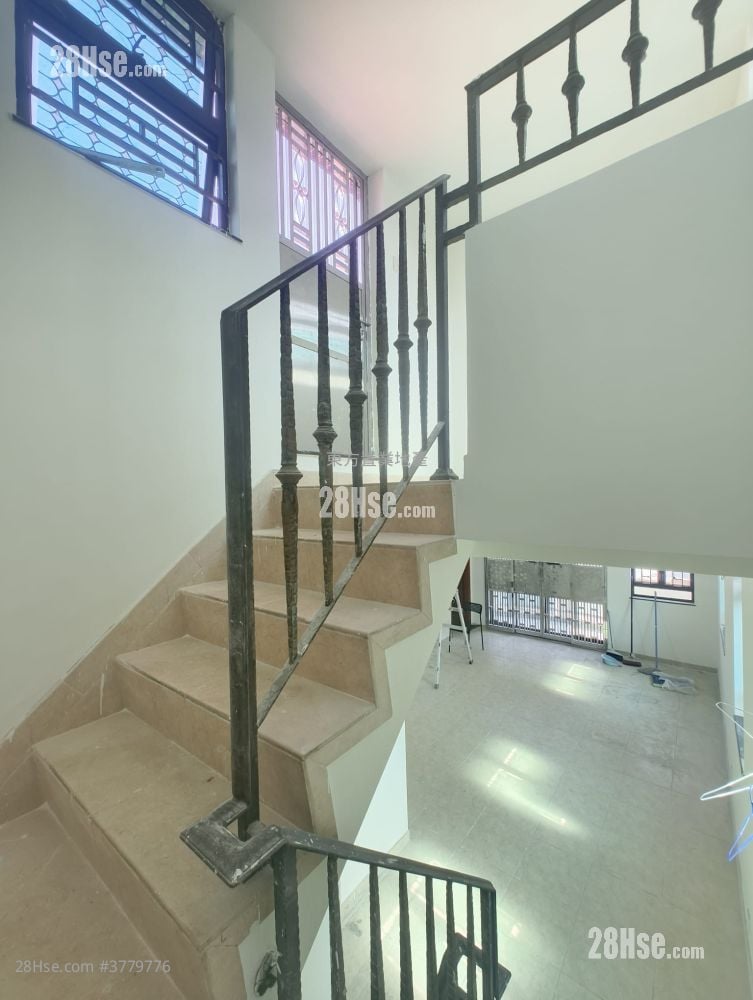 Village Sell 3 Bedrooms , 2 Bathrooms 700 ft²