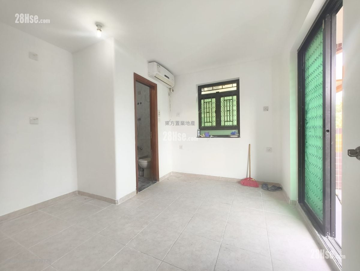 Village Sell 3 Bedrooms , 2 Bathrooms 700 ft²