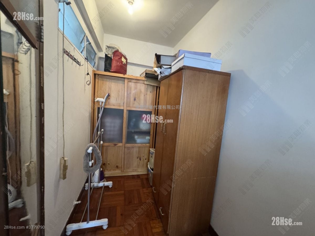 No.150 Shau Kei Wan Road Sell 3 Bedrooms , 2 Bathrooms 623 ft²