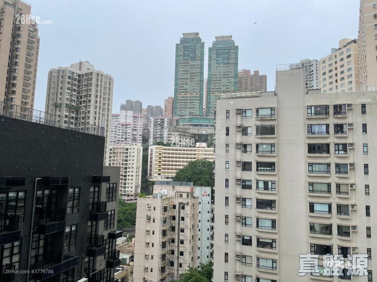 Comfort Gardens Sell 3 Bedrooms 944 ft²