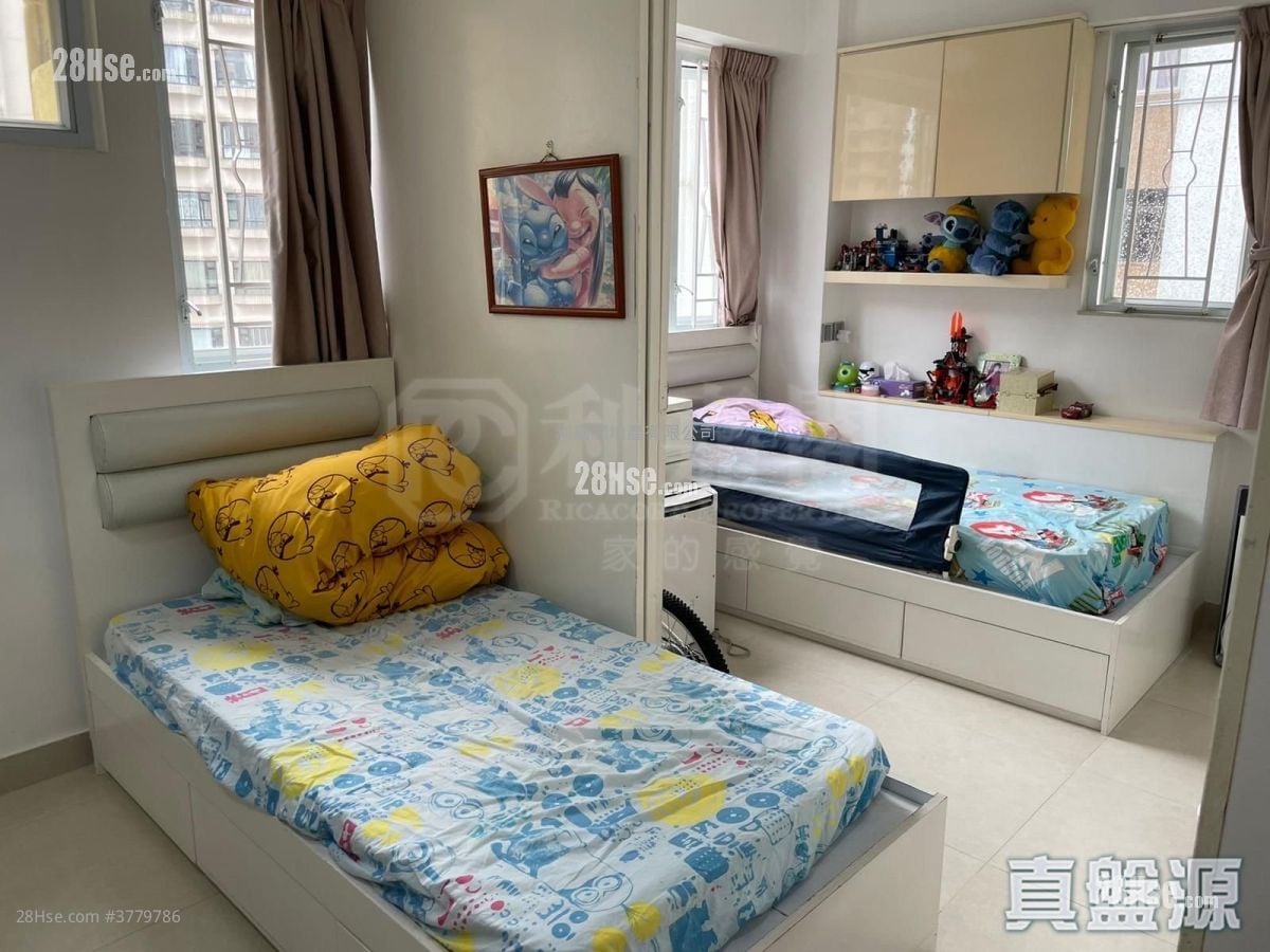 Comfort Gardens Sell 3 Bedrooms 944 ft²