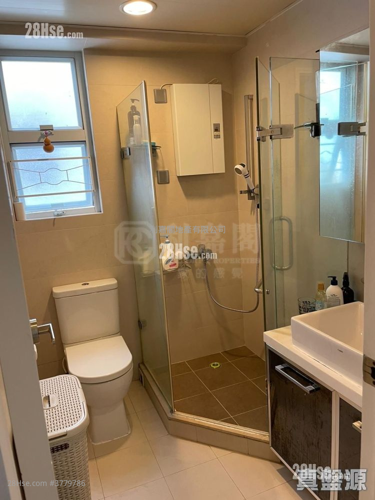 Comfort Gardens Sell 3 Bedrooms 944 ft²