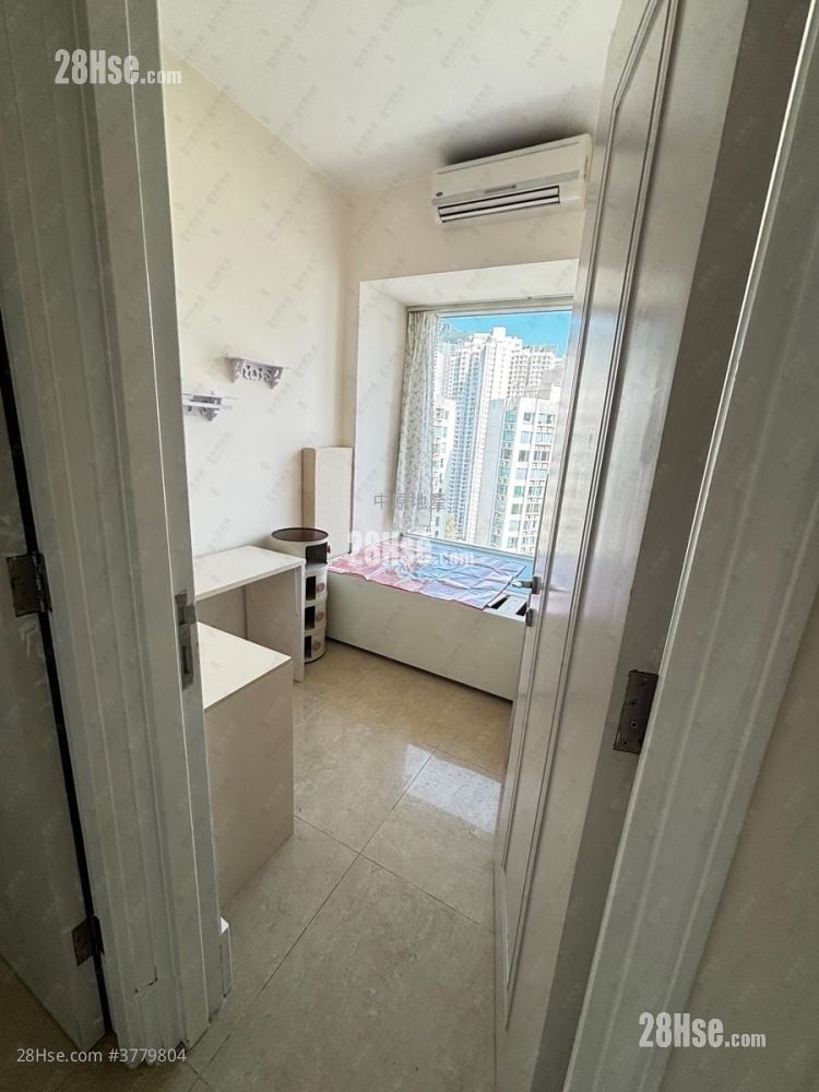 Oceanaire Sell 3 Bedrooms 745 ft²