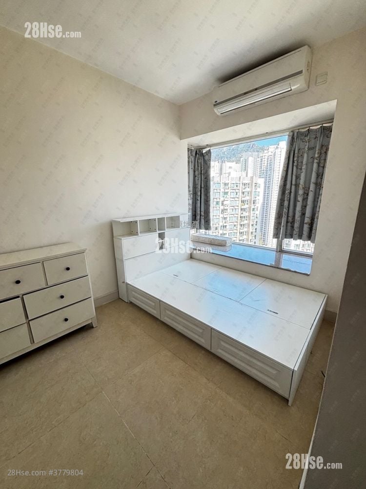 Oceanaire Sell 3 Bedrooms 745 ft²