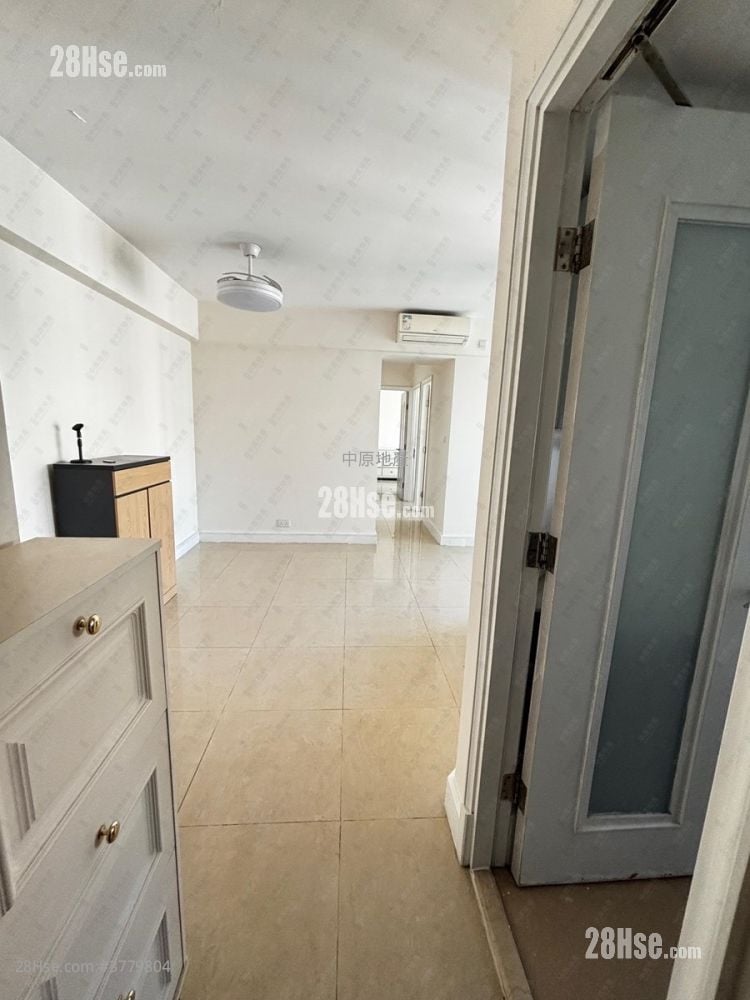 Oceanaire Sell 3 Bedrooms 745 ft²