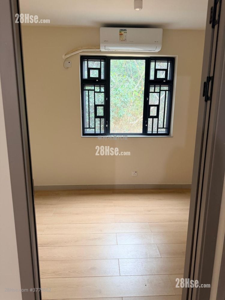 村屋 租盘 3 房 , 2 浴室 700 平方尺