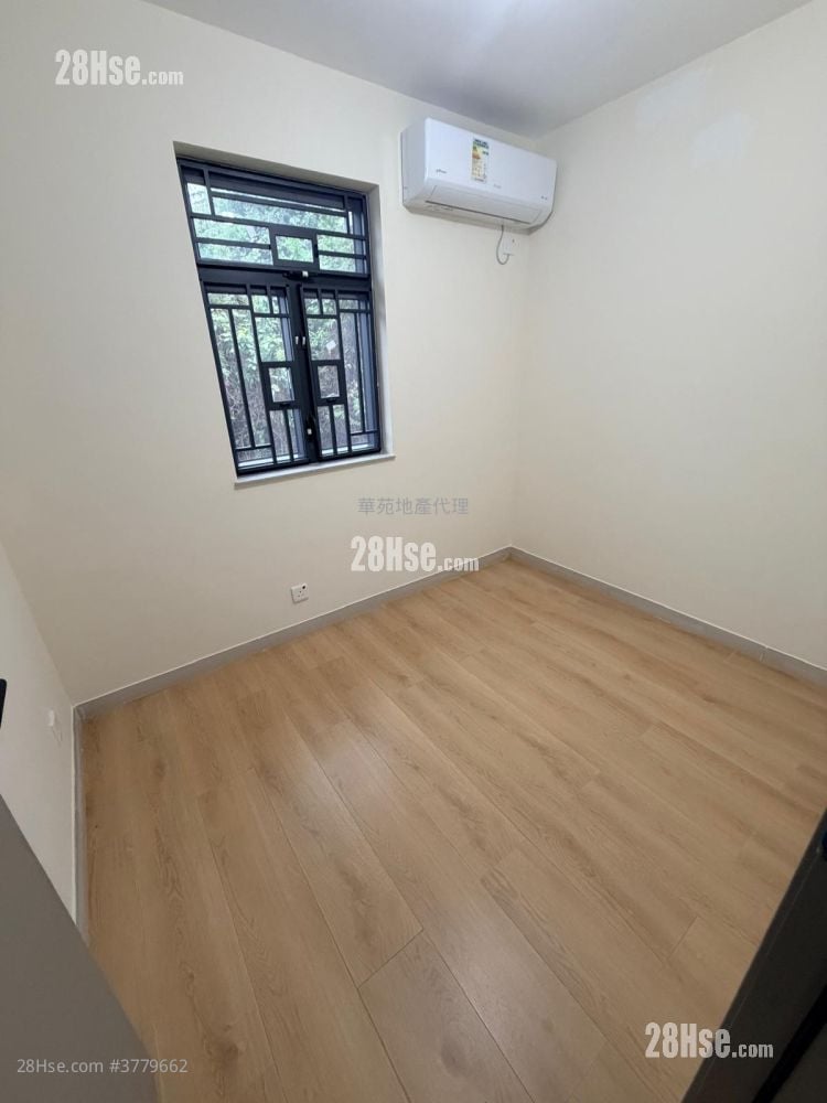 村屋 租盘 3 房 , 2 浴室 700 平方尺